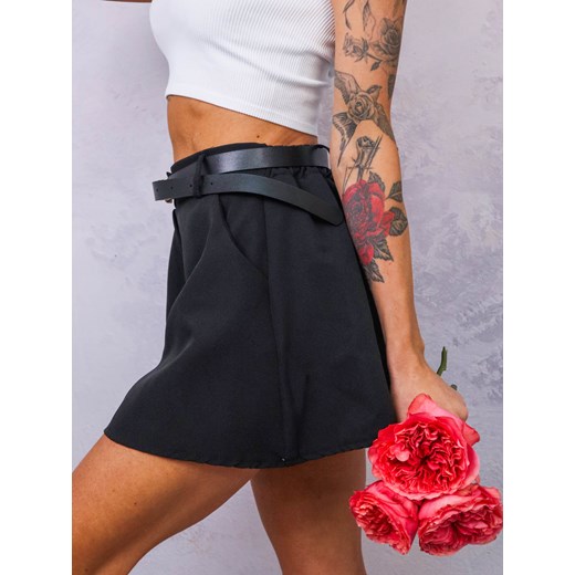 SZORTY MATERIAŁOWE Z SZEROKIMI NOGAWKAMI+ PASEK- CZARNE Olika uniwersalny olika.com.pl