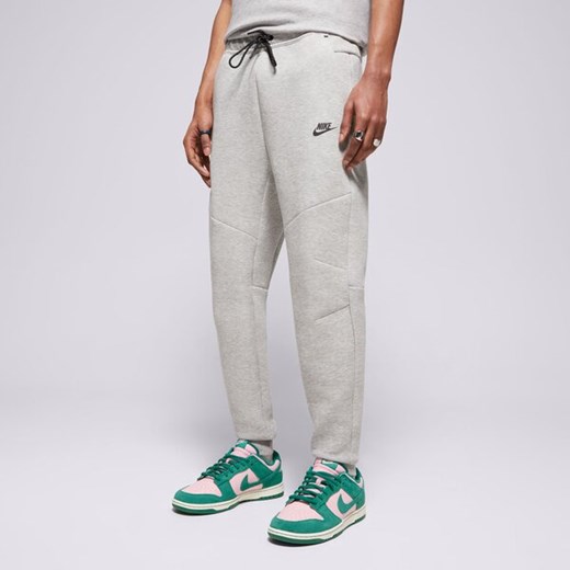 NIKE SPODNIE M NK TCH FLC JGGR ze sklepu Sizeer w kategorii Spodnie męskie - zdjęcie 180227274