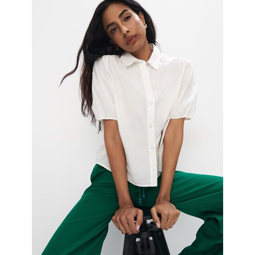 Mohito - Bawełniana koszula z krótkim rękawem - kremowy ze sklepu Mohito w kategorii Koszule damskie - zdjęcie 180230354