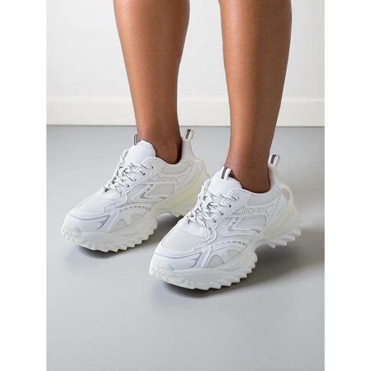 Royalfashion Sportowe sneakersy damskie na grubszej podeszwie Nettes ze sklepu royalfashion.pl w kategorii Buty sportowe damskie - zdjęcie 180252651