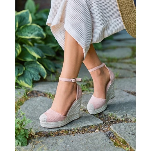 Royalfashion Różowe damskie sandały na koturnie Meylasi ze sklepu royalfashion.pl w kategorii Espadryle damskie - zdjęcie 180253410