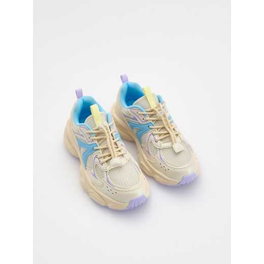 Reserved - Sneakersy ze stoperem - biały ze sklepu Reserved w kategorii Buty sportowe dziecięce - zdjęcie 180256713