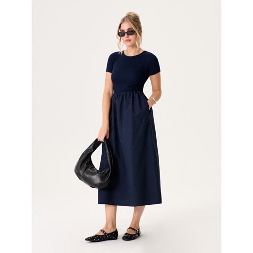 Sukienka Sinsay z okrągłym dekoltem midi 