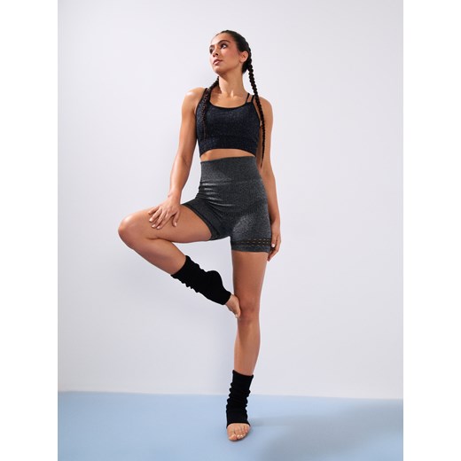 Sinsay - Szorty sportowe z ozdobnymi przeszyciami kształtującymi sylwetkę - Sinsay One Size Sinsay