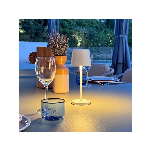 lumisky Lampa stołowa LED "Kelly Mini" w kolorze białym - wys. 21,6 x Ø 8,2 cm - id: 16274047 - marki Lumisky - 180267751 lumisky Lampa stołowa LED "Kelly Mini" w kolorze białym - wys. 21,6 x Ø 8,2 cm ze sklepu Limango Polska w kategorii Oświetlenie - zdjęcie 180267751