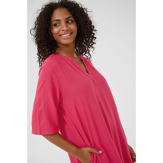 Sukienka Kaffe różowa z wiskozy midi z długim rękawem 