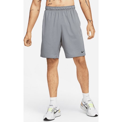 Męskie uniwersalne spodenki bez podszewki Dri-FIT Nike Totality 23 cm - Szary ze sklepu Nike poland w kategorii Spodenki męskie - zdjęcie 180274704