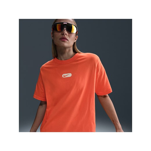 Damski T-shirt z krótkim rękawem Nike Sportswear Club - Pomarańczowy ze sklepu Nike poland w kategorii Bluzki damskie - zdjęcie 180274802