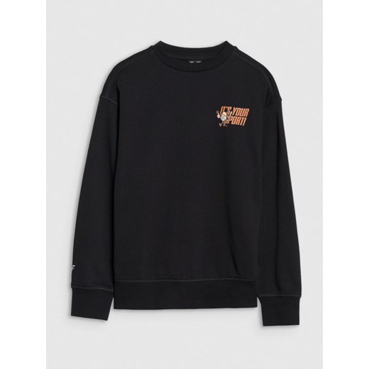 Chłopięca bluza dresowa nierozpinana z kapturem 4F 4FJRSS25TSWSM2040 - czarna ze sklepu Sportstylestory.com w kategorii Bluzy chłopięce - zdjęcie 180275374