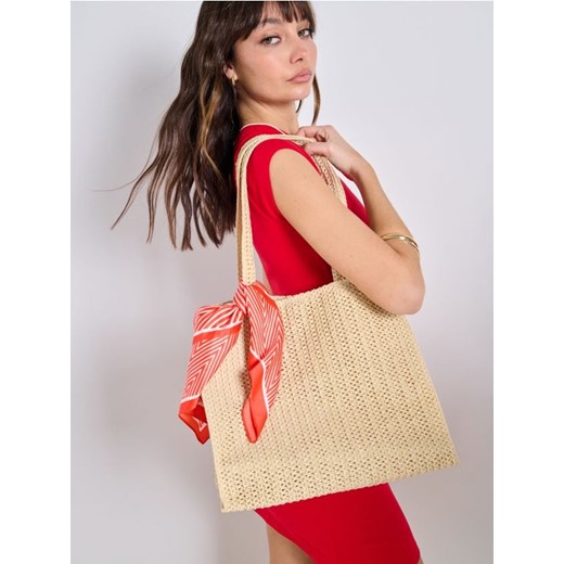 Sinsay - Torebka pleciona shopper z ozdobną apaszką - kremowy ze sklepu Sinsay w kategorii Torby letnie - zdjęcie 180283321
