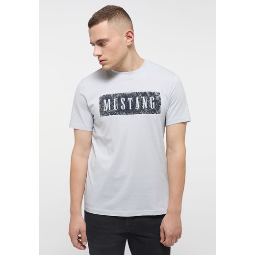 MUSTANG ALEX C PRINT MĘSKI T-SHIRT KOSZULKA LOGO NADRUK GRAY DAWN 1013520 4017 Mustang XL YouNeedit.pl