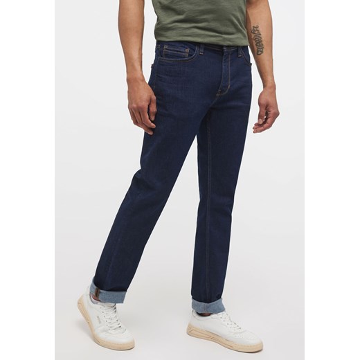 Męskie Spodnie Jeansowe MUSTANG Vegas Slim Denim Blue 1014246 5000 940 ze sklepu YouNeedit.pl w kategorii Jeansy męskie - zdjęcie 180289971