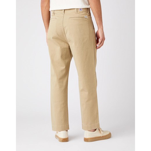 MĘSKIE SPODNIE MATERIAŁOWE WRANGLER CASEY PLEATED CHINO SADDLE W15L50327 Wrangler W32 L32 YouNeedit.pl