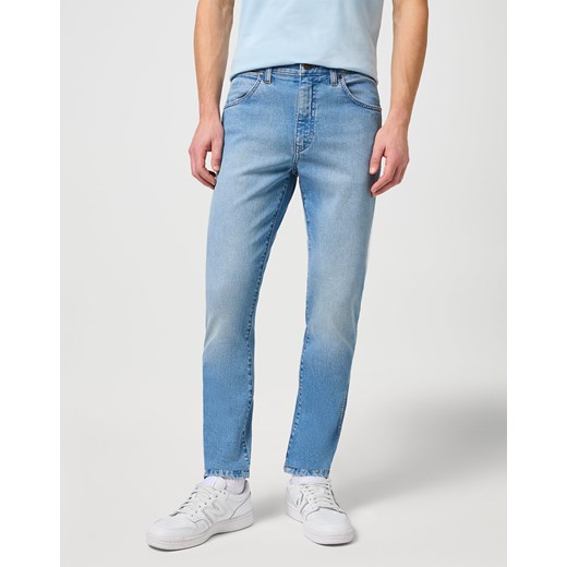 WRANGLER LARSTON MĘSKIE SPODNIE JEANSOWE JEANSY DŻINSY CLEVER BLUE W112352836 ze sklepu YouNeedit.pl w kategorii Jeansy męskie - zdjęcie 180298610