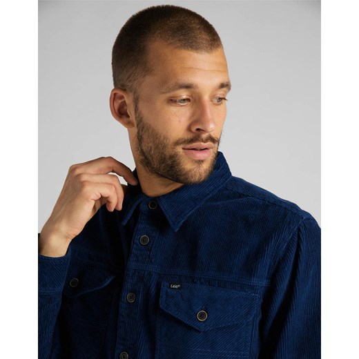 LEE LOCO PATCH OVERSHIRT RELAXED FIT MĘSKA KOSZULA SZTRUKSOWA WASHED BLUE Lee M YouNeedit.pl