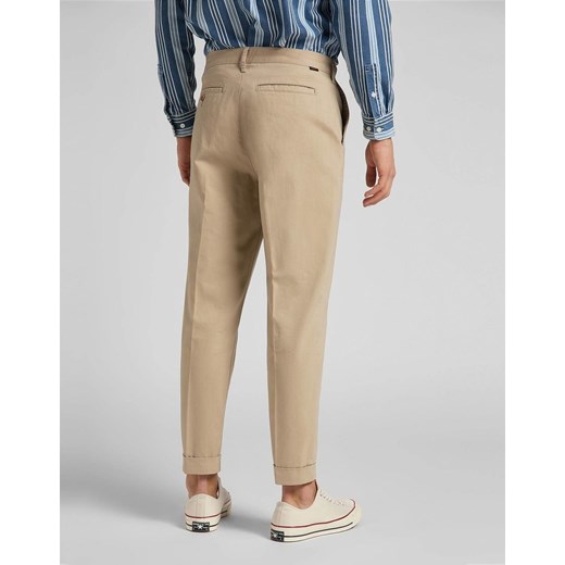 SPODNIE MĘSKIE LEE TAPERED CHINO SERVICE SAND L70RLD10 112118722 Lee W32 L32 YouNeedit.pl