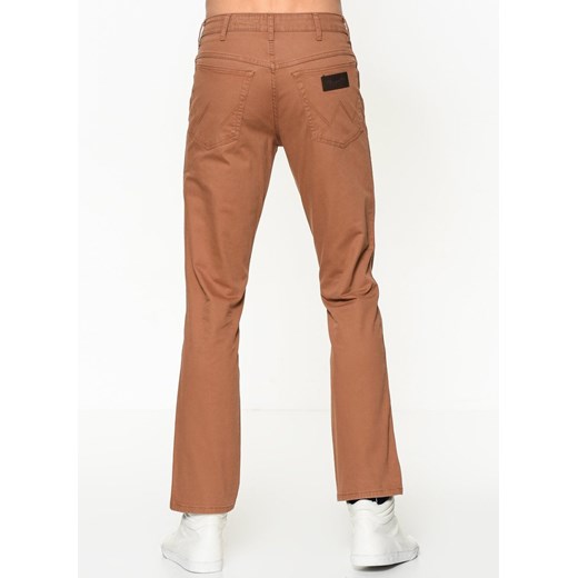 WRANGLER SPODNIE MĘSKIE TEXAS BROWN W121AP89K Wrangler W30 L32 YouNeedit.pl