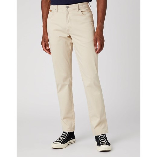 WRANGLER TEXAS SLIM MĘSKIE SPODNIE MATERIAŁOWE PUMICE STONE W12SEAC13 112145791 ze sklepu YouNeedit.pl w kategorii Spodnie męskie - zdjęcie 180313320