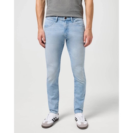 WRANGLER BRYSON MĘSKIE SPODNIE JEANSOWE JEANSY DŻINSY WHISPER BLUE 112350859 W14X017967 ze sklepu YouNeedit.pl w kategorii Jeansy męskie - zdjęcie 180314933