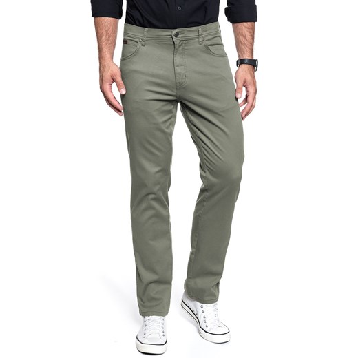 WRANGLER SPODNIE MĘSKIE TEXAS DUSTY OLIVE W121W3275 112126231 ze sklepu YouNeedit.pl w kategorii Spodnie męskie - zdjęcie 180315393
