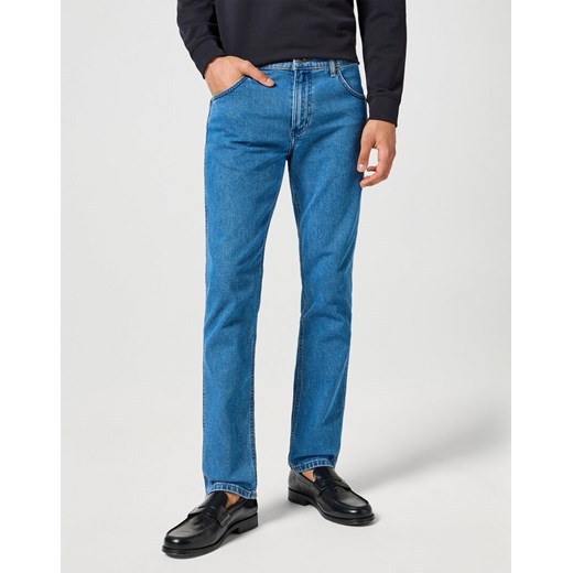 WRANGLER MĘSKIE SPODNIE JEANSOWE GREENSBORO SADDLESTONE 112355021 W15Q017423 ze sklepu YouNeedit.pl w kategorii Jeansy męskie - zdjęcie 180315491