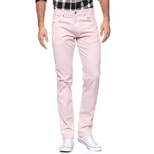 WRANGLER SPODNIE MĘSKIE GREENSBORO PEPPA PINK W15QMM20A 112126984 ze sklepu YouNeedit.pl w kategorii Spodnie męskie - zdjęcie 180317583