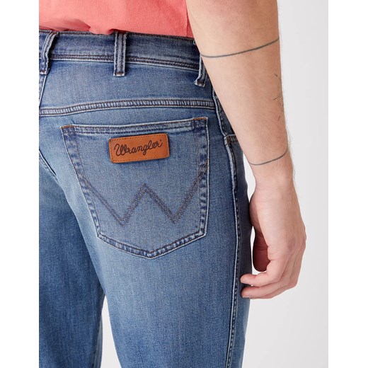 WRANGLER TEXAS MĘSKIE SPODNIE JEANSOWE DUSKY CLOUD W121YJ38R 112145780 Wrangler W31 L34 YouNeedit.pl