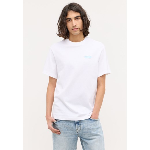MĘSKA KOSZULKA MUSTANG T-shirt Alvarado Bright White 1015063 2007 ze sklepu YouNeedit.pl w kategorii T-shirty męskie - zdjęcie 180318131
