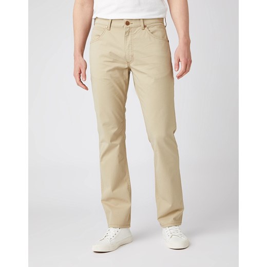 SPODNIE MĘSKIE WRANGLER GREENSBORO TWILL SAND W15QKAC07 112141193 ze sklepu YouNeedit.pl w kategorii Spodnie męskie - zdjęcie 180319802