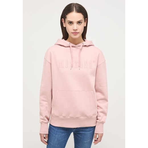 DAMSKA BLUZA Z KAPTIREM MUSTANG Bianca H Logo Pale Mauve 1014240 8094 ze sklepu YouNeedit.pl w kategorii Bluzy damskie - zdjęcie 180320183