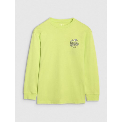 Chłopięcy longsleeve z nadrukiem 4F 4FJWSS25TLONM435 - zielony ze sklepu Sportstylestory.com w kategorii T-shirty chłopięce - zdjęcie 180333894