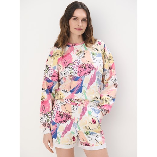 Mohito - Wzorzysta bluza z bawełną - mocny różowy ze sklepu Mohito w kategorii Bluzy damskie - zdjęcie 180339854