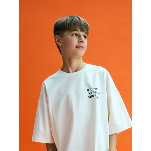 Reserved - T-shirt z nadrukiem - złamana biel Reserved 134/140 (8-9 lat) Reserved