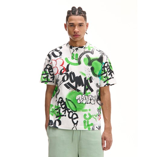 Cropp - Koszulka z nadrukiem w stylu graffiti - wielobarwny ze sklepu Cropp w kategorii T-shirty męskie - zdjęcie 180348301
