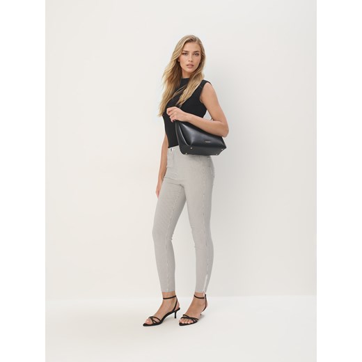Mohito - Spodnie skinny w pepitkę - czarny ze sklepu Mohito w kategorii Spodnie damskie - zdjęcie 180348430