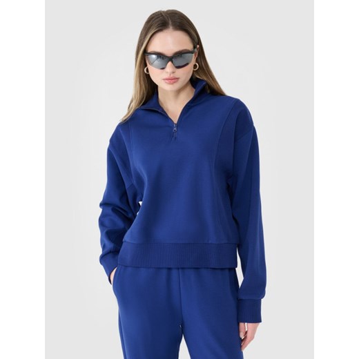 Damska bluza dresowa nierozpinana bez kaptura 4F 4FWSS25TSWSF1545 - granatowa ze sklepu Sportstylestory.com w kategorii Bluzy damskie - zdjęcie 180356543