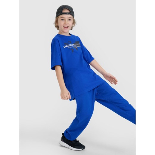 Chłopięce spodnie dresowe joggery 4F 4FJWSS25TTROM0965 - niebieskie 4f Junior 122 Sportstylestory.com