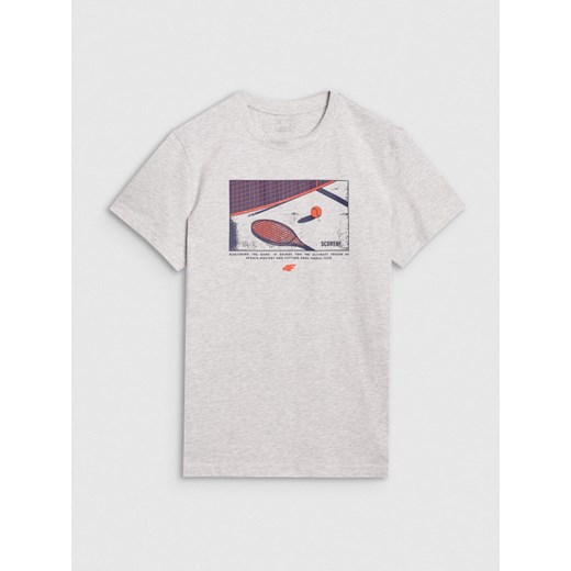 Męski t-shirt z nadrukiem 4F 4FRSS25TTSHM2980 - szary ze sklepu Sportstylestory.com w kategorii T-shirty męskie - zdjęcie 180375214