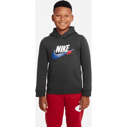 Dzianinowa bluza z kapturem dla dużych dzieci (chłopców) Nike Sportswear Standard Issue - Szary ze sklepu Nike poland w kategorii Bluzy chłopięce - zdjęcie 180375484