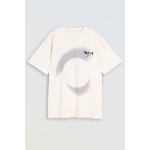 Kremowy t-shirt z autorskimi grafikami, kolor - kremowy, rozmiar - 140 ze sklepu REPORTER w kategorii T-shirty chłopięce - zdjęcie 180379443