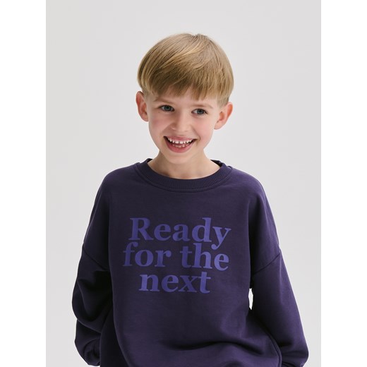Reserved - Bawełniana bluza z nadrukiem - granatowy ze sklepu Reserved w kategorii T-shirty chłopięce - zdjęcie 180388352