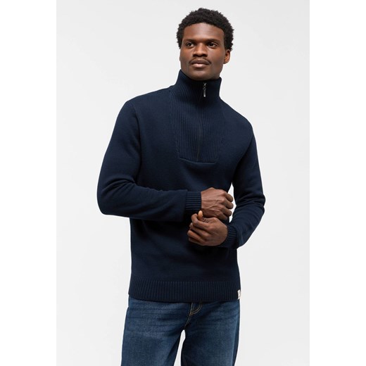 Męski Sweter Mustang Eastvale Dark Sapphire 1015802 4136 ze sklepu YouNeedit.pl w kategorii Swetry męskie - zdjęcie 180396193