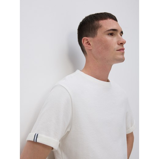 T-shirt męski Reserved biały z krótkim rękawem 