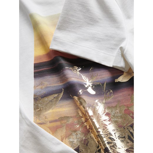 Bluzka damska Reserved biała z okrągłym dekoltem z krótkim rękawem w nadruki 