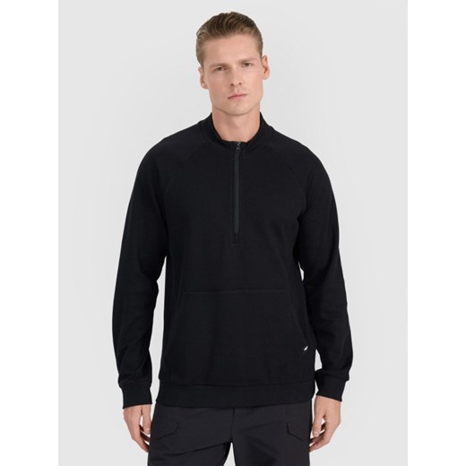 Męska bluza dresowa nierozpinana bez kaptura 4F 4FRSS25TSWSM2112 - czarna ze sklepu Sportstylestory.com w kategorii Bluzy męskie - zdjęcie 180442413