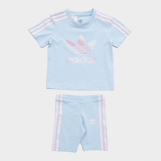 ADIDAS KOMPLET (G)$TRF AOP TEE/SHT SKYPK ze sklepu JD Sports  w kategorii Komplety chłopięce - zdjęcie 180454692