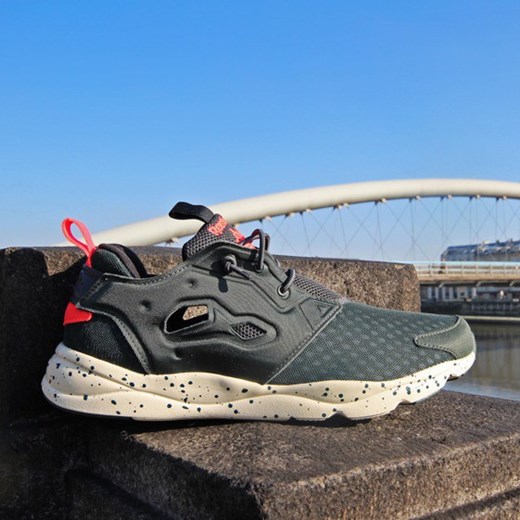 BUTY REEBOK FURYLITE M48255 sneakerstudio-pl szary do biegania