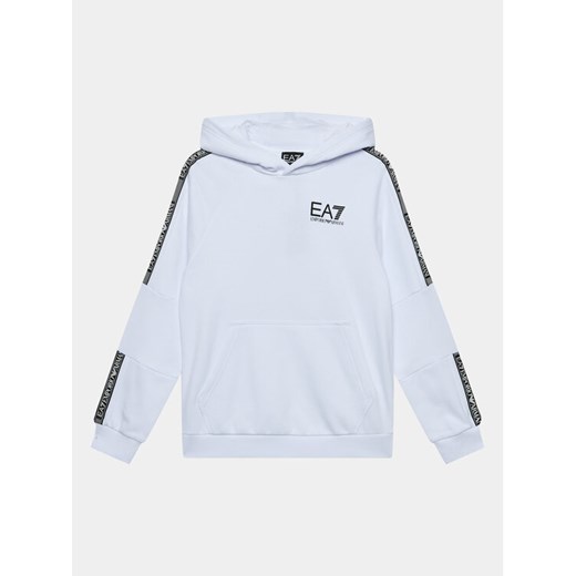 EA7 Emporio Armani Bluza 6RBM72 BJEXZ 1100 Biały Regular Fit ze sklepu MODIVO w kategorii Bluzy chłopięce - zdjęcie 181061933