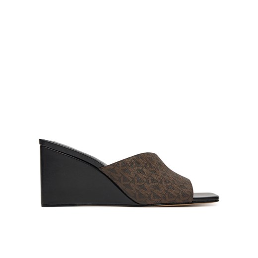 MICHAEL Michael Kors Klapki Merriam Wedge 40S5MMMS1B Brązowy ze sklepu MODIVO w kategorii Klapki damskie - zdjęcie 181099954