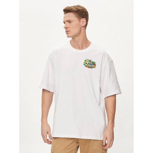 Vans T-Shirt Pray For Waves Loose Ss VN000JK3 Biały Regular Fit ze sklepu MODIVO w kategorii T-shirty męskie - zdjęcie 181149670